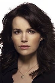 Carla Gugino as Olivia Crain in The Haunting of Hill House