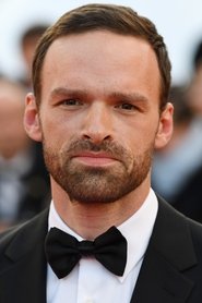 Alban Lenoir as Inspector Raunan in Marianne