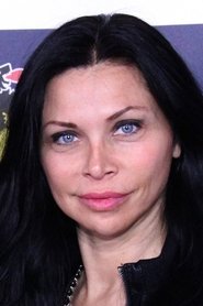 Sofia Shinas as Shelly in The Crow