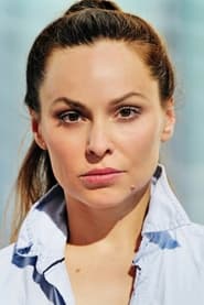 Mina Tander as Samira in Cassandra