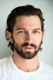 Michiel Huisman as Steven Crain in The Haunting of Hill House