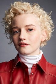 Julia Garner as Justine in Weapons