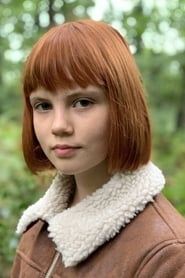 Isla Johnston as Young Beth in The Queen's Gambit