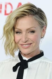 Portia de Rossi as Lindsay Bluth Fünke in Arrested Development